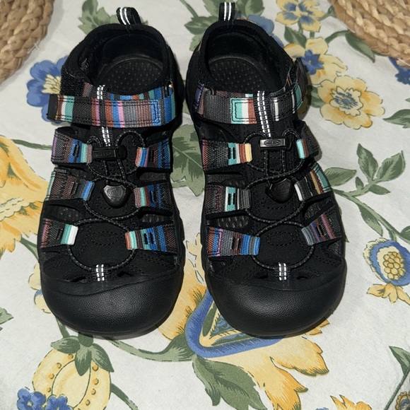 KEEN Newport H2 NWOT Kids\' Multi-Color Sandals size 3 boy or girl gender neutral